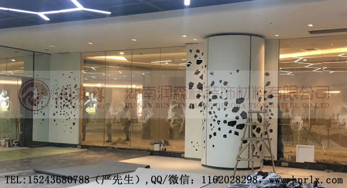 长沙冲孔铝单板,长沙铝方通,长沙铝扣板,长沙铝圆管,勾搭龙骨,A字龙骨,冲孔龙骨_图片